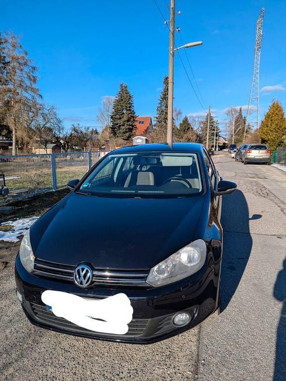 Gebraucht VW Golf VII 105 PS (77 kW) 2012 Schwarz Limousine