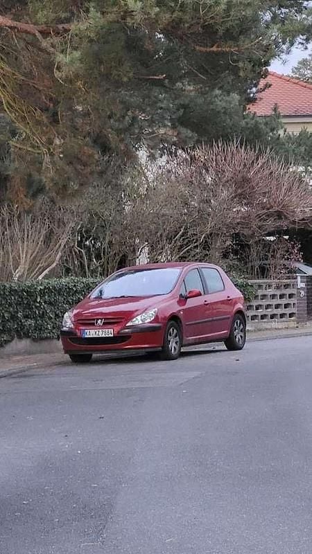 Rot Gebraucht 2003 Peugeot 307 Limousine | 2.500 € (Fairer Preis) - Bild 1/4