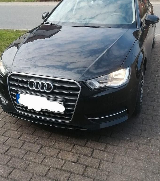 Gebraucht Audi A3 Attraction 105 PS (77 kW) 2013 Schwarz Limousine