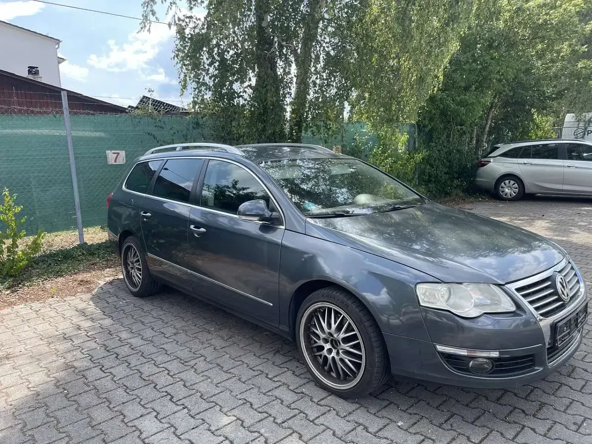 Gebraucht VW Passat Highline 160 PS (117 kW) 2009 Grau Kombi