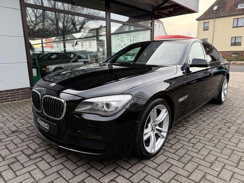 Schwarz Gebraucht 2011 BMW 740 M Sport Limousine | 17.900 € (Fairer Preis) - Bild 1/4