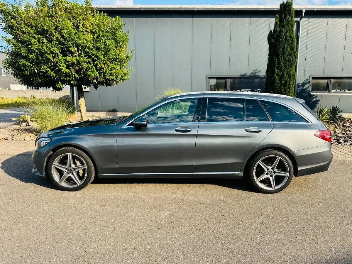 Gebraucht Mercedes C300 245 PS (180 kW) 2019 Grau Kombi