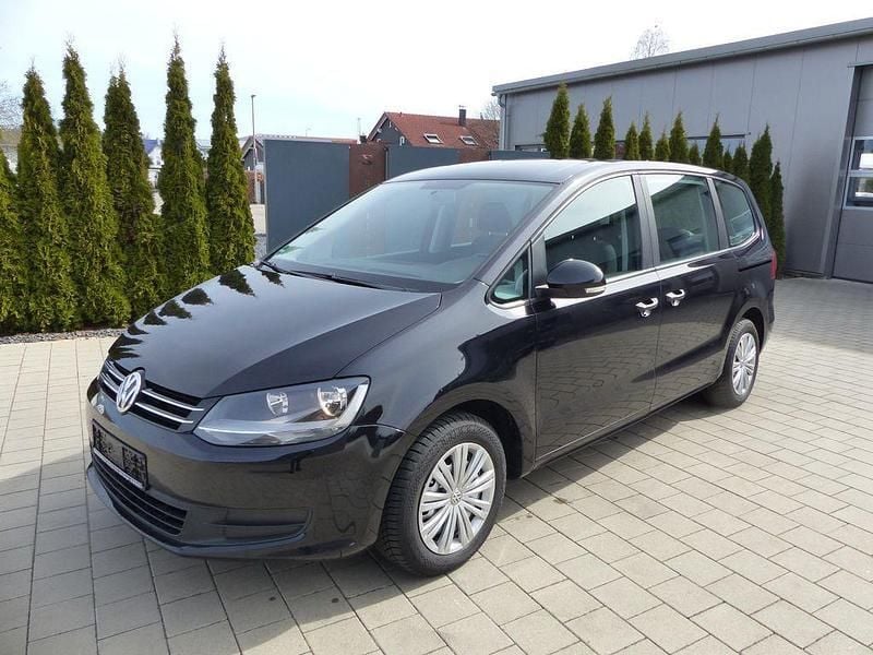 Schwarz Gebraucht 2017 VW Sharan Business Van / Kleinbus | 12.900 € (Guter Preis) - Bild 1/4