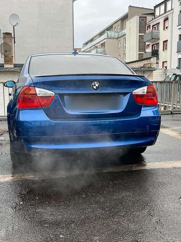 Gebraucht BMW 325 218 PS (160 kW) 2007 Blau Limousine