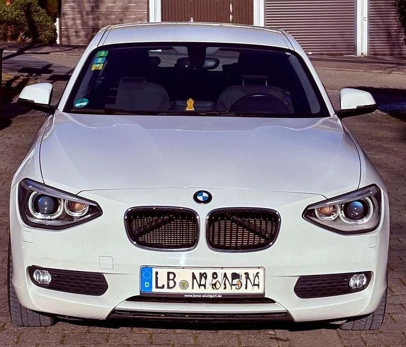 Gebraucht BMW 114 Sport Line 102 PS (75 kW) 2014 Weiß Kleinwagen
