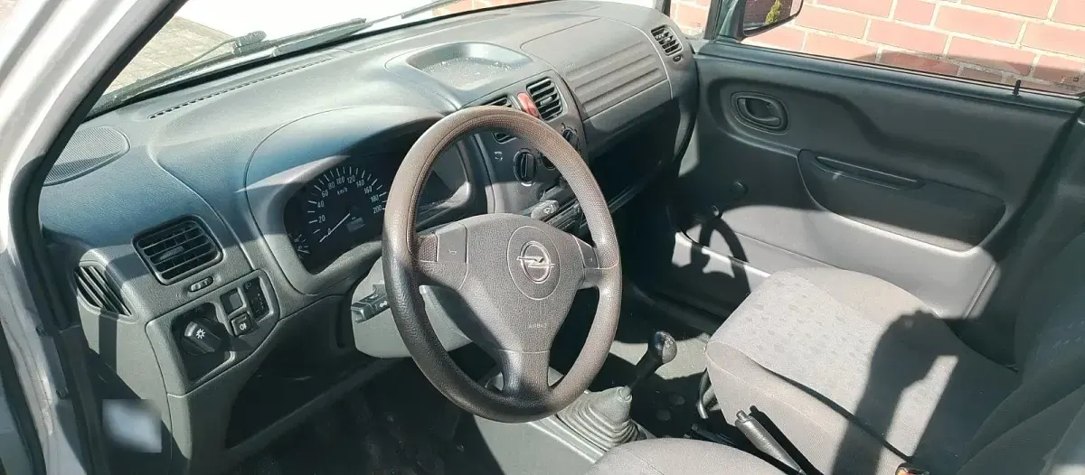 Gebraucht Opel Agila 75 PS (55 kW) 2004 Silber Van / Kleinbus