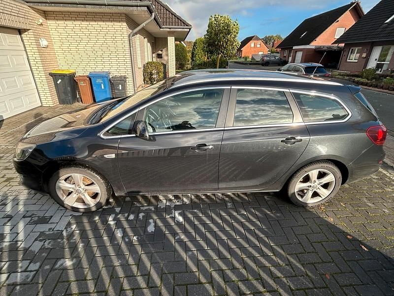 Gebraucht Opel Astra 125 PS (91 kW) 2012 Schwarz Kombi