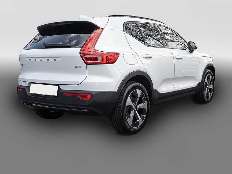 Gebraucht Volvo XC40 Plus 163 PS (119 kW) 2024 Weiß SUV