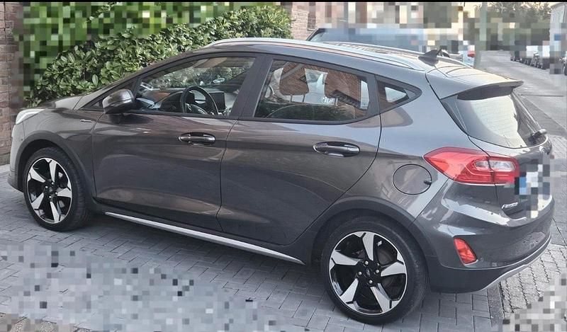 Grau Gebraucht 2018 Ford Fiesta Active Kleinwagen | 9.500 € (Guter Preis) - Bild 1/4