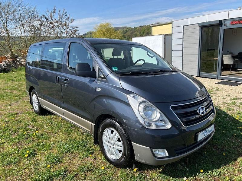 Gebraucht Hyundai H-1 136 PS (100 kW) 2017 Grau Van / Kleinbus