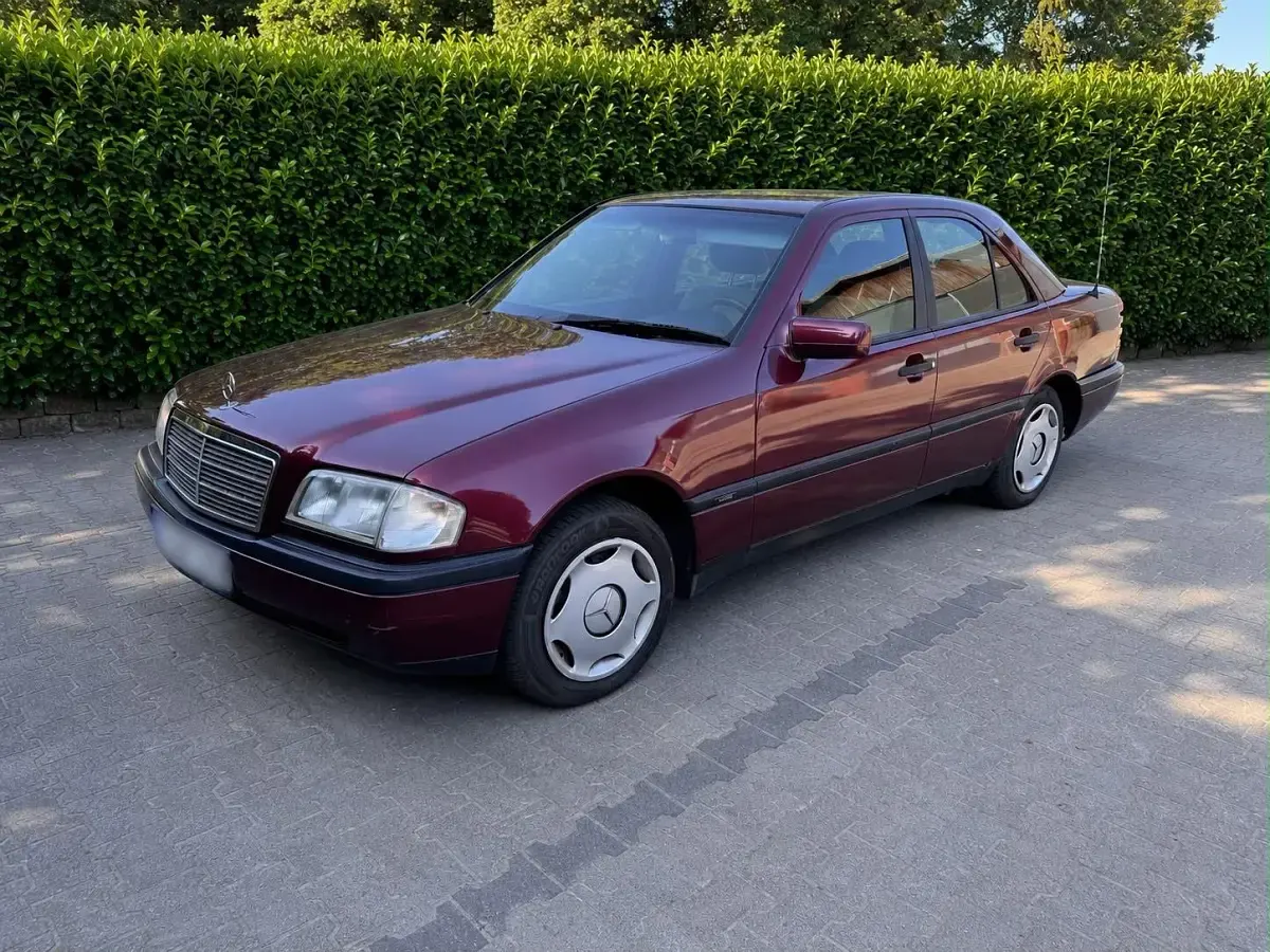 Gebraucht Mercedes C180 122 PS (89 kW) 1997 Rot Limousine