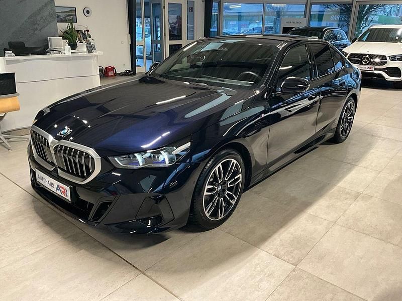 Schwarz Gebraucht 2025 BMW 520 M Sport Limousine | 47.800 € (Fairer Preis) - Bild 1/4
