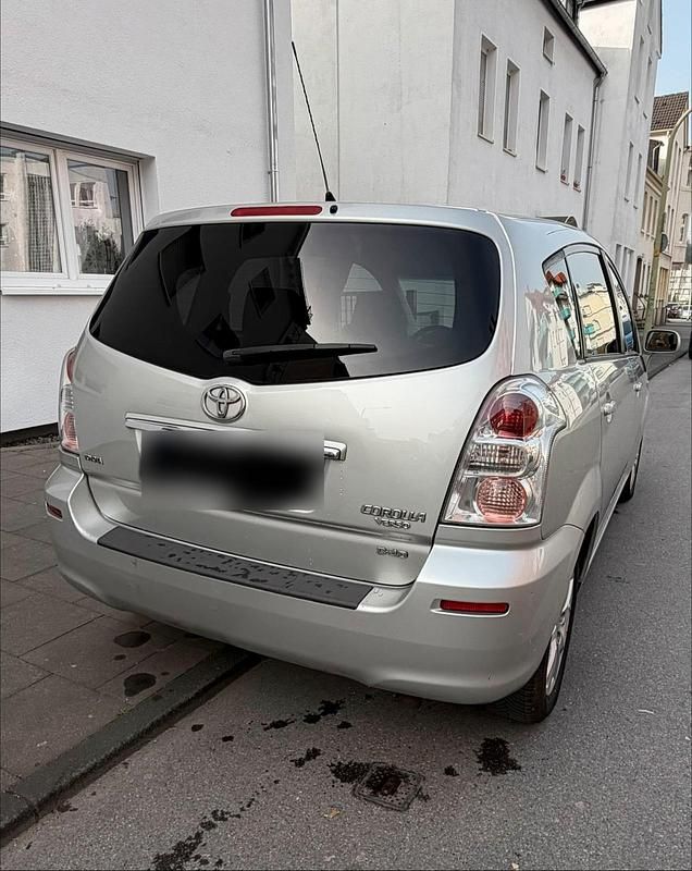 Gebraucht Toyota Corolla Verso 136 PS (100 kW) 2008 Silber Van / Kleinbus
