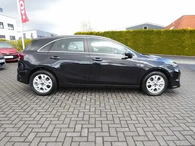 Gebraucht Kia Ceed Vision 140 PS (102 kW) 2025 Schwarz Kleinwagen