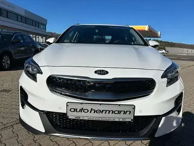 Gebraucht Kia XCeed Spirit 105 PS (77 kW) 2021 (hw2) deluxeweiss met. SUV