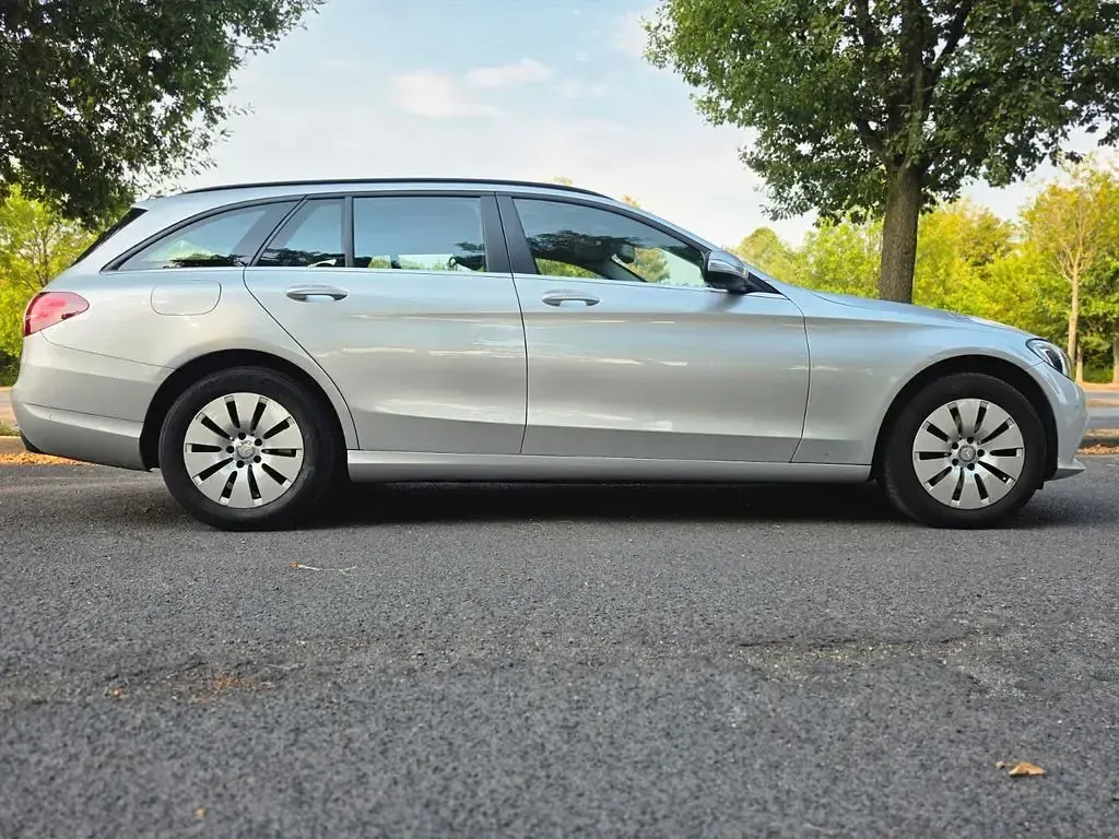 Gebraucht Mercedes C220 Avantgarde 170 PS (125 kW) 2014 Silber Limousine