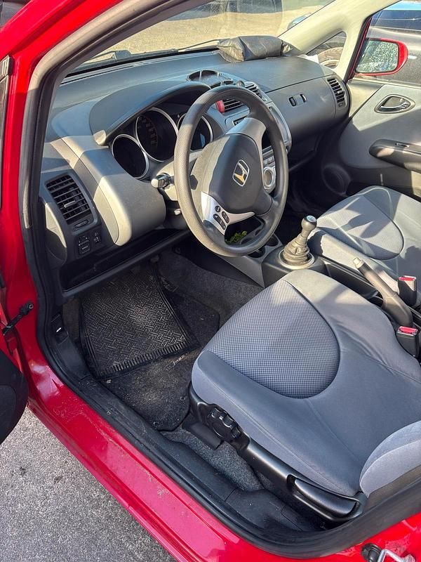 Gebraucht Honda Jazz 83 PS (61 kW) 2007 Rot Kleinwagen