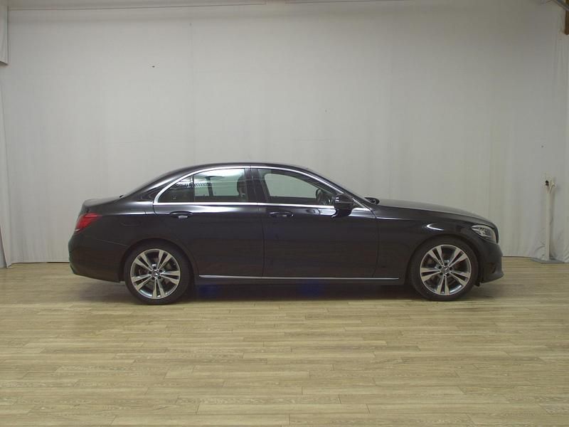 Schwarz Gebraucht 2020 Mercedes C220 Avantgarde Limousine | 18.250 € (Guter Preis) - Bild 1/4