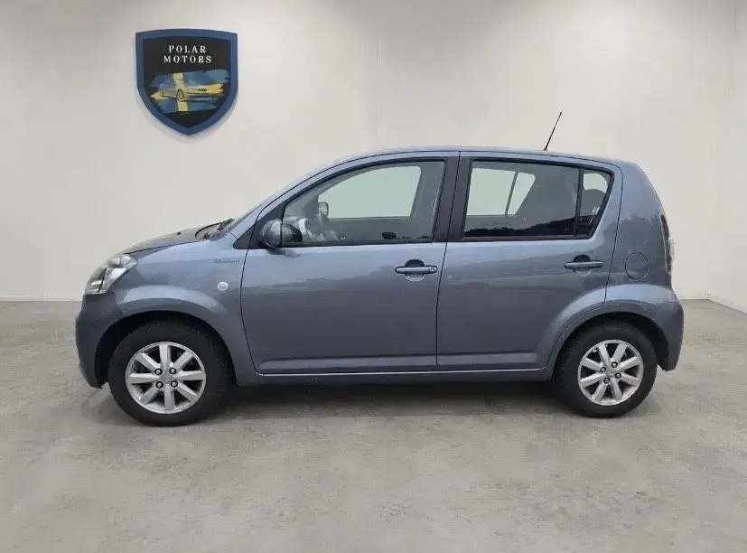 Gebraucht Daihatsu Sirion 91 PS (66 kW) 2010 Grau Kleinwagen