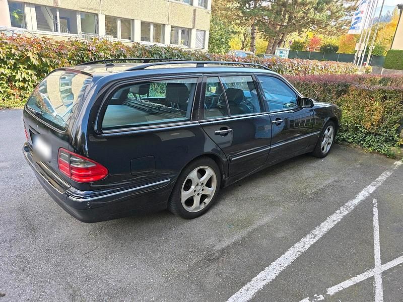 Gebraucht Mercedes E320 236 PS (173 kW) 2002 Schwarz Kombi