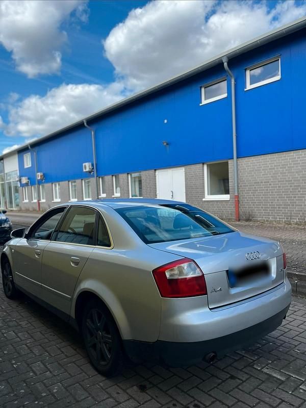 Gebraucht Audi A4 131 PS (96 kW) 2002 Silber Limousine