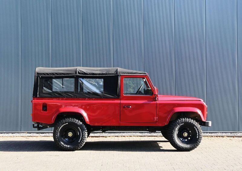 Gebraucht Land Rover Defender 137 PS (100 kW) 1989 Rot SUV