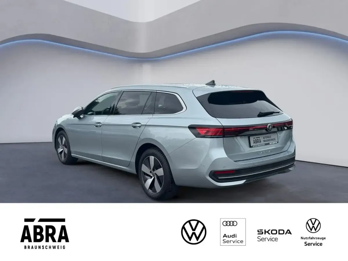 Gebraucht VW Passat Business 150 PS (110 kW) 2025 Silber Kombi