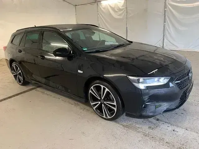 Używany Opel Insignia Ultimate 174 KM (127 kW) 2023 Czarny Kombi