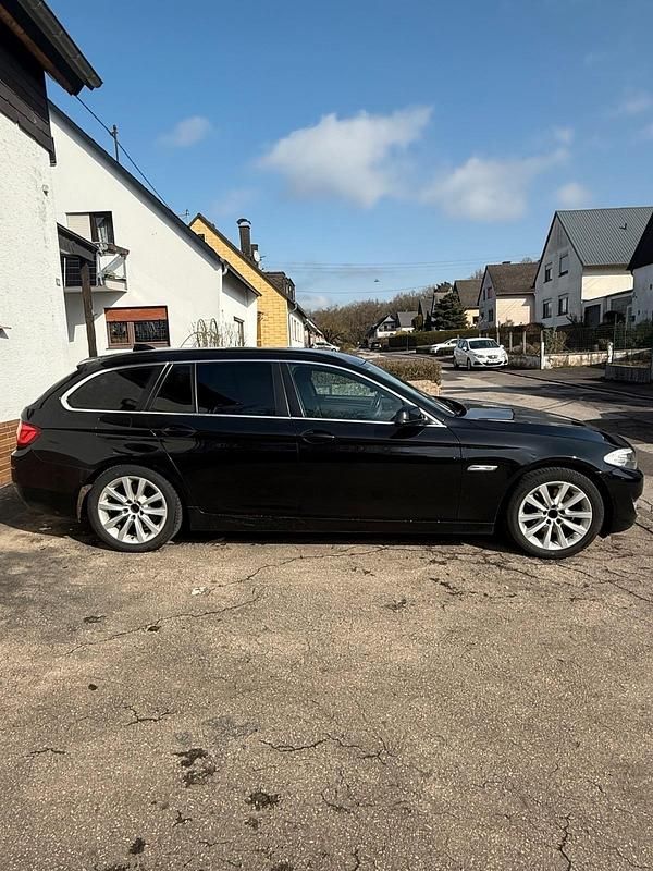 Gebraucht BMW 525 204 PS (150 kW) 2011 Schwarz Kombi