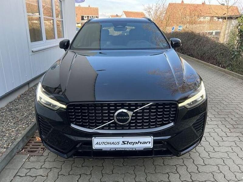 Gebraucht Volvo XC60 Plus 197 PS (144 kW) 2022 Schwarz SUV