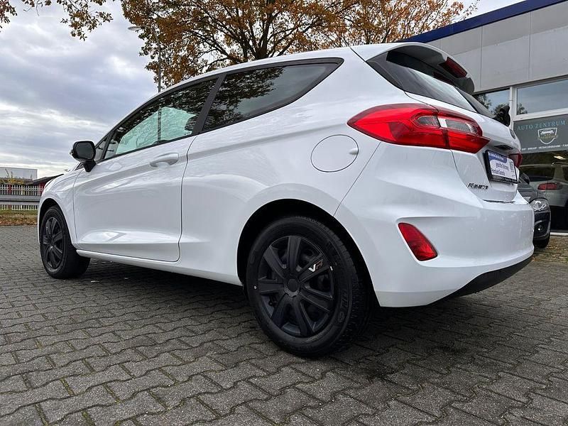 Gebraucht Ford Fiesta Trend 71 PS (52 kW) 2018 Weiß Kleinwagen