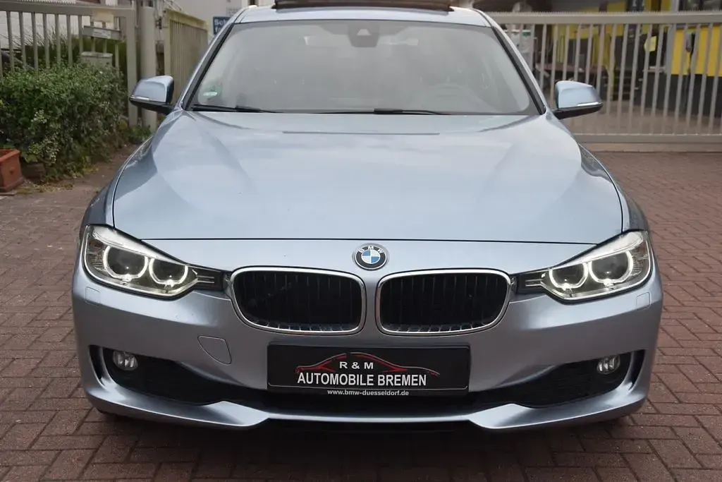 Gebraucht BMW 320 Comfort Edition 184 PS (135 kW) 2013 Blau Kombi