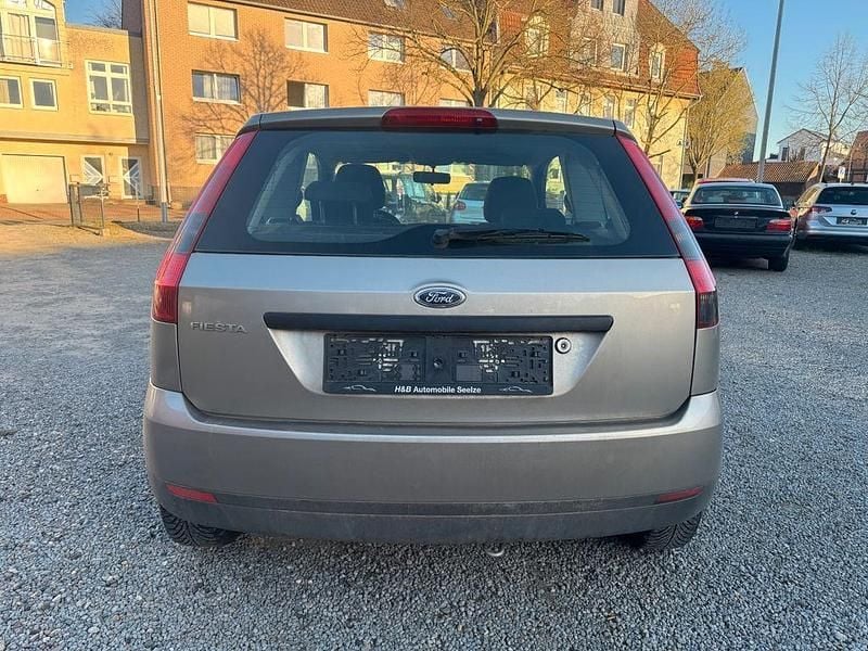 Używany Ford Fiesta 2005 Szary Hatchback