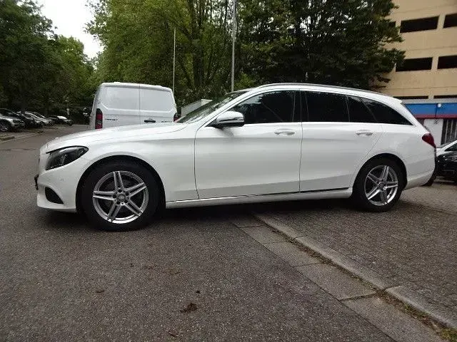 Gebraucht Mercedes C220 170 PS (125 kW) 2015 Weiß Limousine
