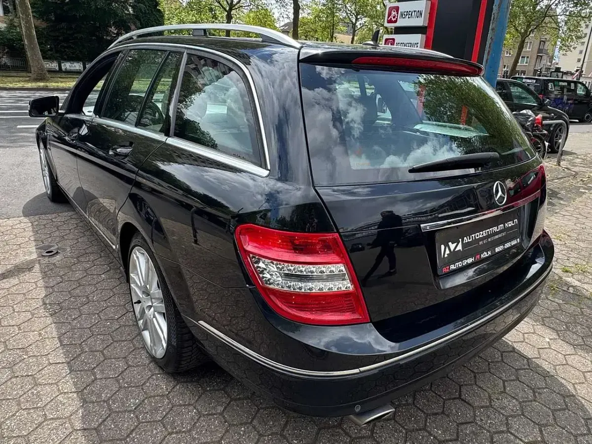 Gebraucht Mercedes C250 204 PS (150 kW) 2010 Obsidianschwarz  metalliclack Kombi