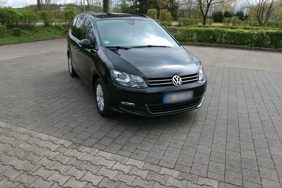 Gebraucht VW Sharan 140 PS (102 kW) 2013 Schwarz Van / Kleinbus