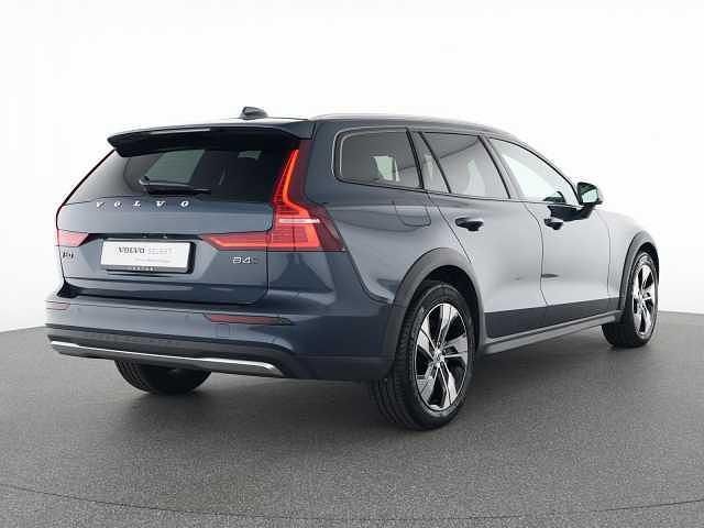 Gebraucht Volvo V60 CC 145 PS (106 kW) 2023 Kombi
