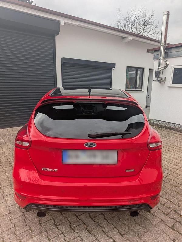 Usata Ford Focus ST-Line 150 CV (110 kW) 2016 Rosso Berlina