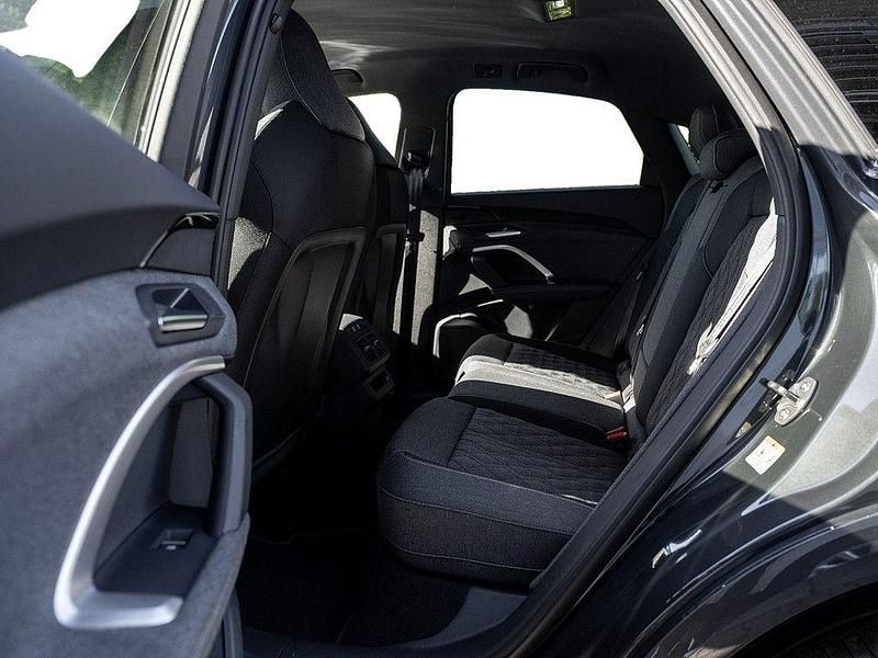 Neu Audi Q5 Sportback Sport 204 PS (150 kW) 2025 Grau SUV