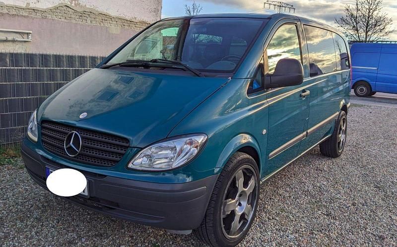 Grün Gebraucht 2004 Mercedes Vito Van / Kleinbus | 3.900 € (Guter Preis) - Bild 1/4