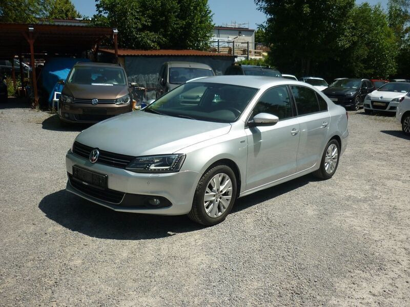 Gebraucht VW Jetta Life 105 PS (77 kW) 2014 Silber Limousine