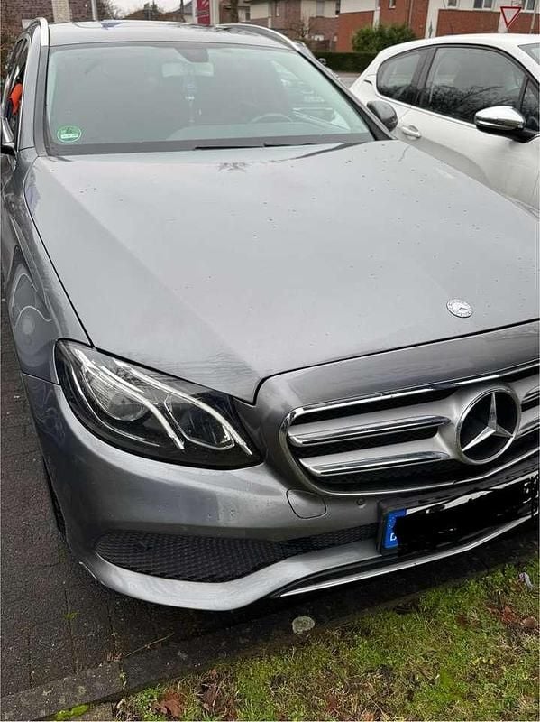 Gebraucht 2016 Mercedes E220 Avantgarde Kombi | 16.900 € (Guter Preis) - Bild 1/4
