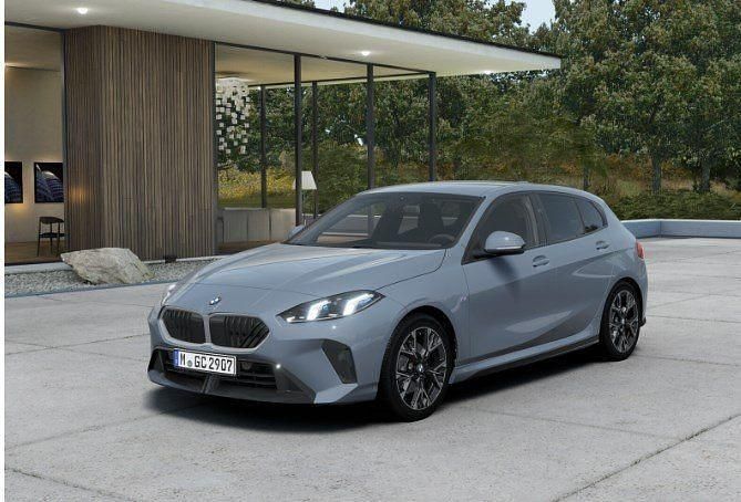 Grau Gebraucht 2024 BMW 120 M Sport Kleinwagen | 38.990 € (Teuer) - Bild 1/4