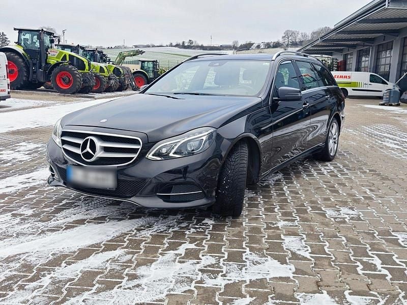 Schwarz Gebraucht 2015 Mercedes E350 Avantgarde Kombi | 15.800 € (Superpreis) - Bild 1/4