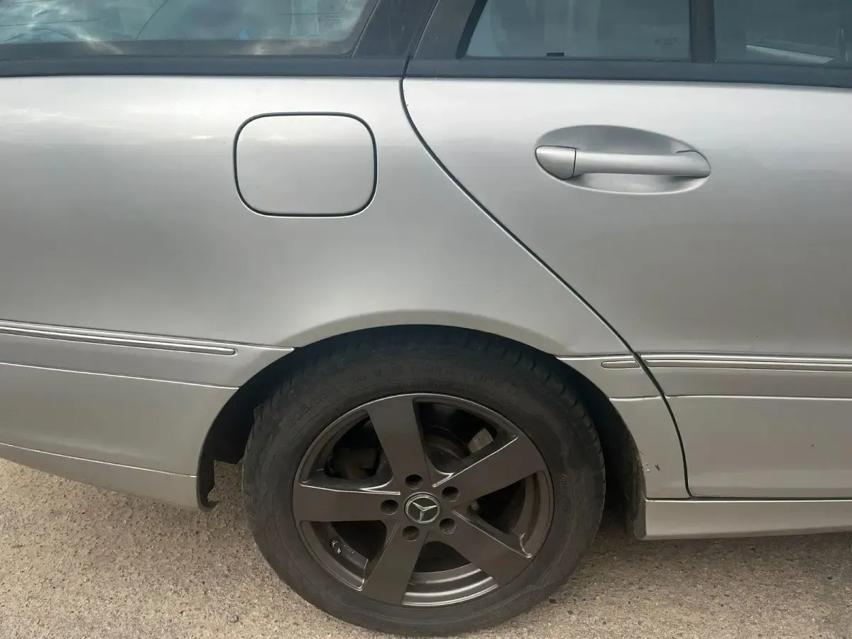 Second-hand Mercedes C200 Avantgarde 163 CP (119 kW) 2002 Argintiu Break