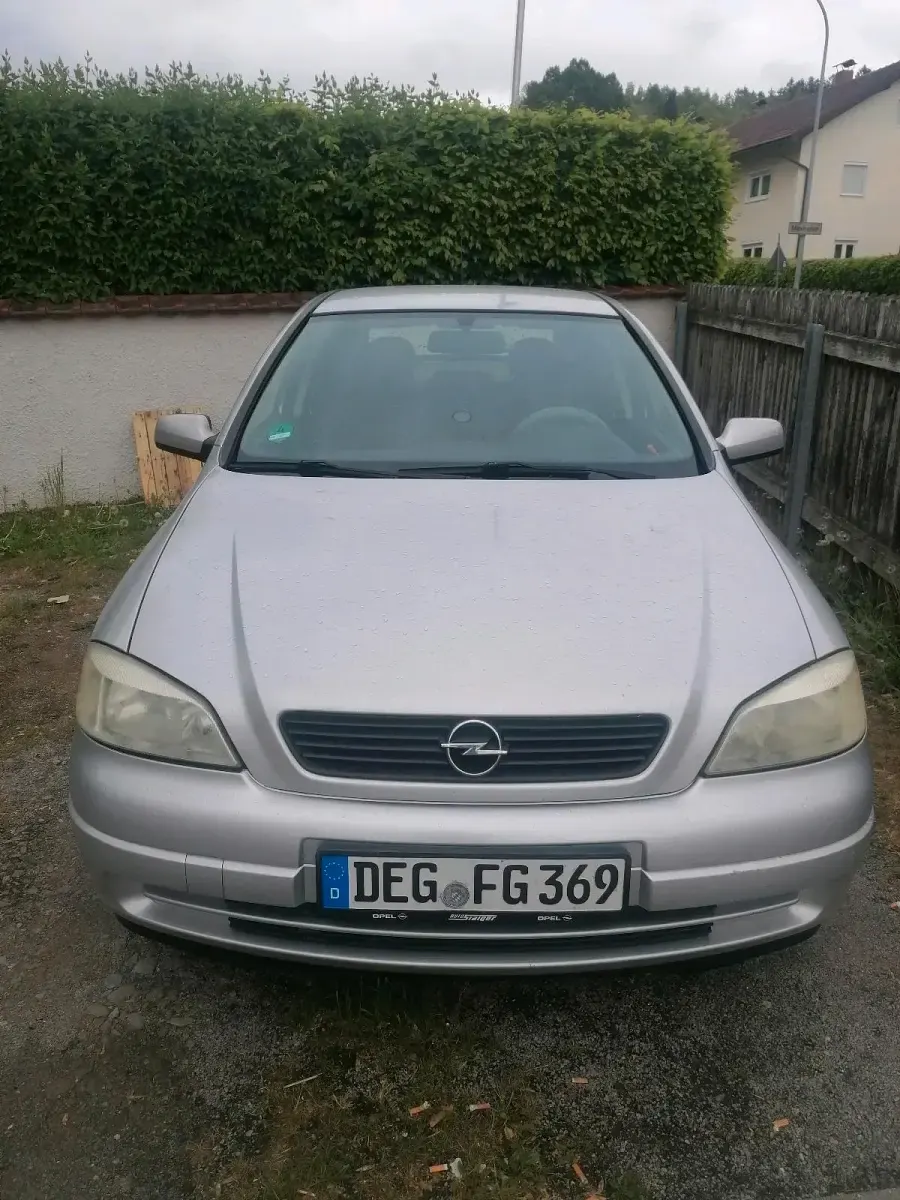 Gebraucht Opel Astra 84 PS (61 kW) 2002 Silber Limousine