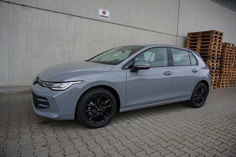 Neu VW Golf VIII 116 PS (85 kW) 2025 Mondsteingrau Limousine
