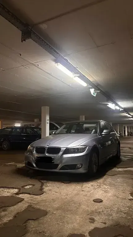 Gebraucht BMW 318 143 PS (105 kW) 2009 Limousine