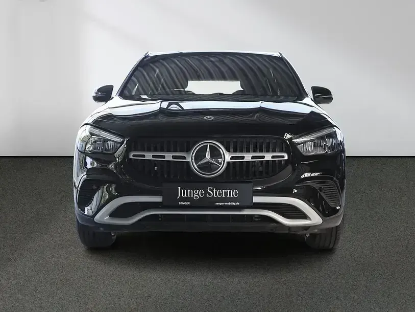 Gebraucht Mercedes GLA200 163 PS (119 kW) 2025 Schwarz SUV