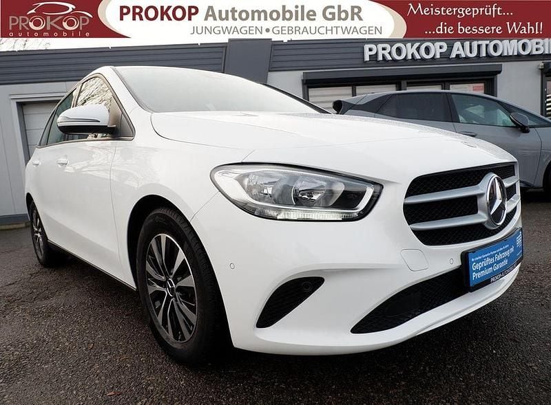 Gebraucht Mercedes B180 136 PS (100 kW) 2022 Weiß Van / Kleinbus